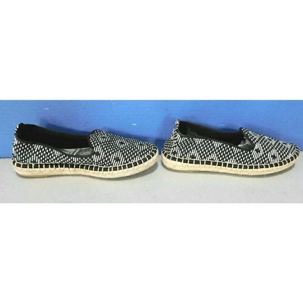DV BLACK & BEIGE WOVEN TEXTILE SLIP ON SHOES, WOMAN'S SIZE 6.5
